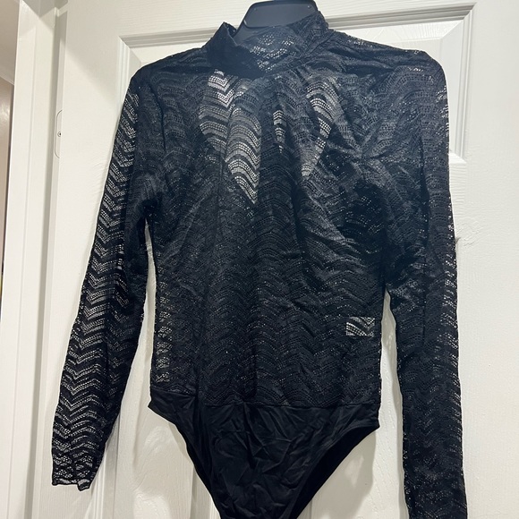 VICI ANNABELLA CROCHET LACE MOCK NECK BODYSUIT - BLACK - Picture 1 of 5